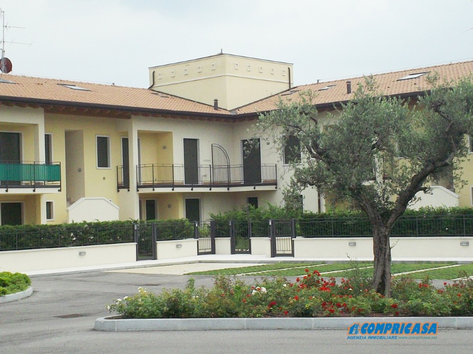 bardolino vendita quart: calmasino compricasa-agenzia-immobiliare
