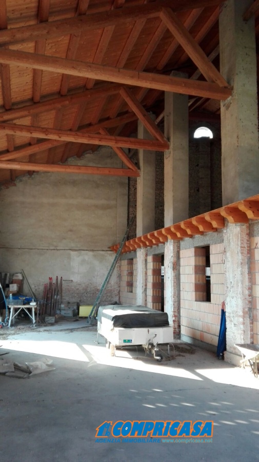 Rustico - Cascina URBANA vendita  Urbana  Compricasa Agenzia Immobiliare