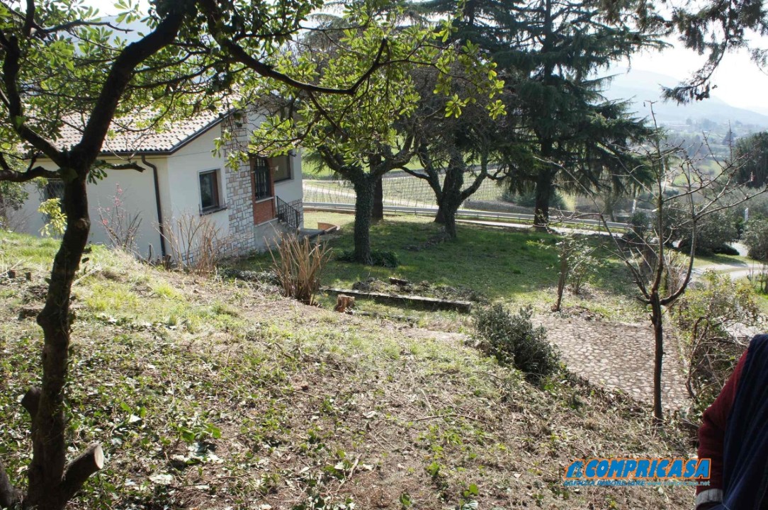 Villa CAPRINO VERONESE vendita  Caprino Veronese  Compricasa Agenzia Immobiliare