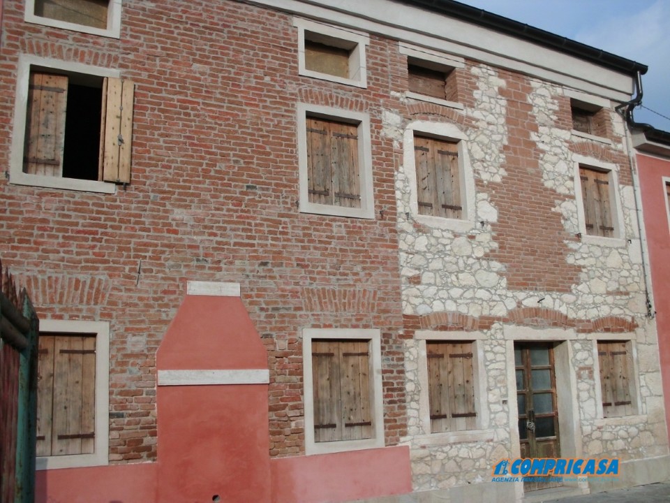 Rustico - Cascina ROVEREDO DI GUÀ vendita  Roveredo di Guà  Compricasa Agenzia Immobiliare