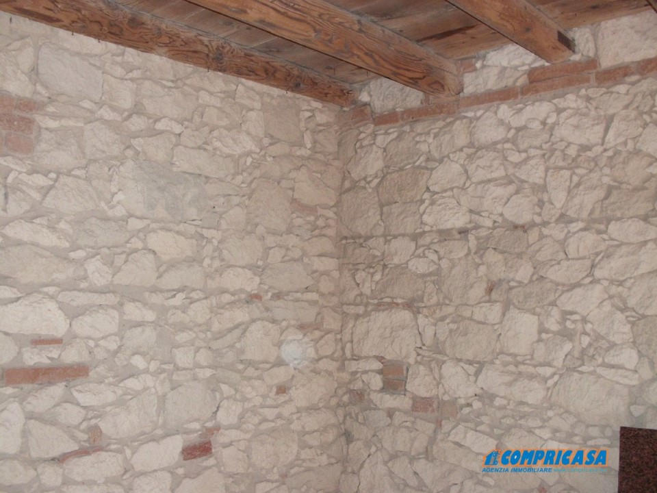 Rustico - Cascina ROVEREDO DI GUÀ vendita  Roveredo di Guà  Compricasa Agenzia Immobiliare