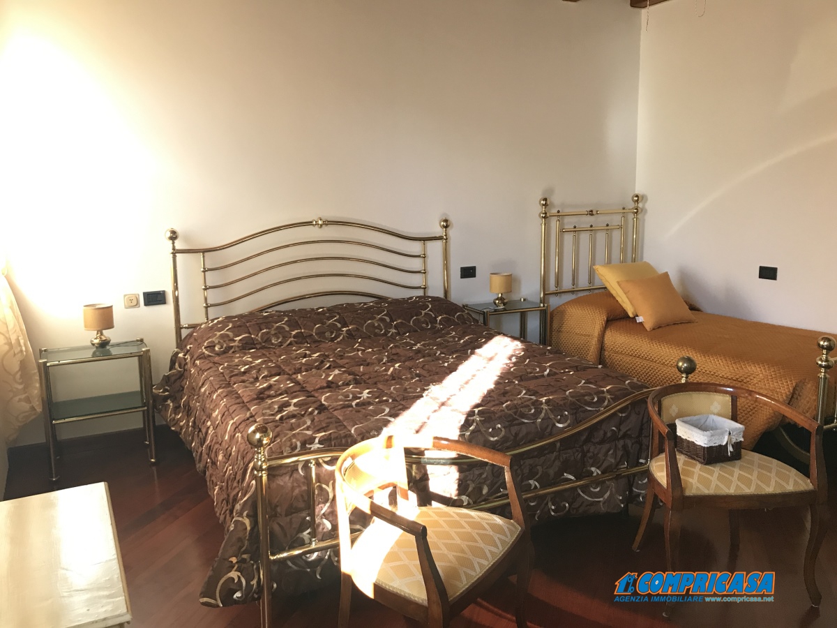 Stabile intero - Palazzo MONTAGNANA affitto  Borgo San Zeno  Compricasa Agenzia Immobiliare