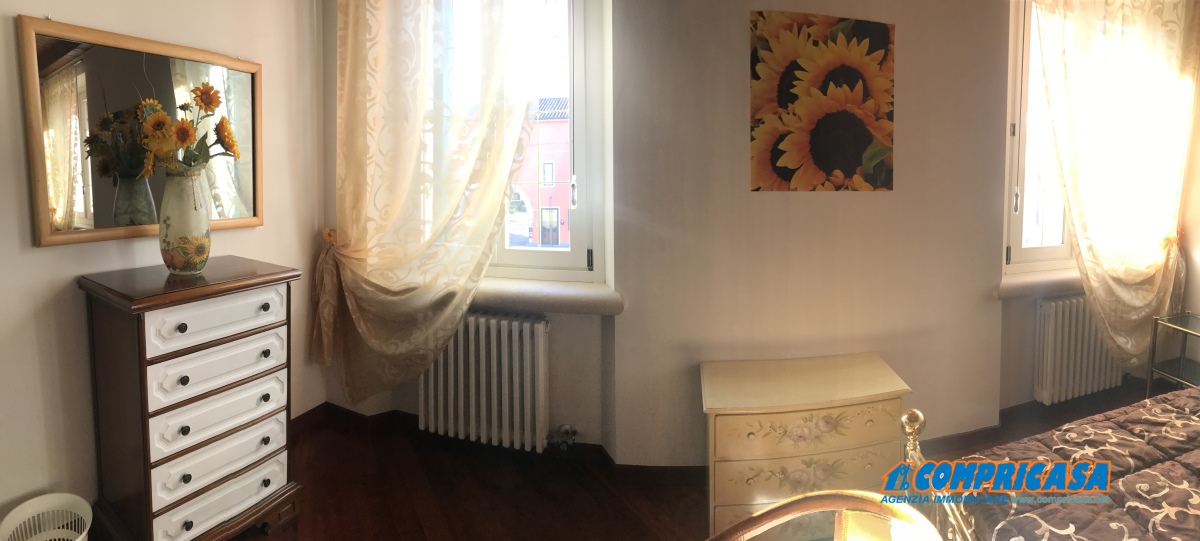 Stabile intero - Palazzo MONTAGNANA affitto  Borgo San Zeno  Compricasa Agenzia Immobiliare
