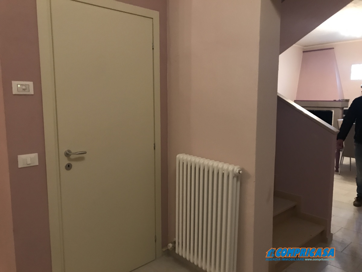 Villa Bifamiliare CASALE DI SCODOSIA vendita  Casale di Scodosia  Compricasa Agenzia Immobiliare