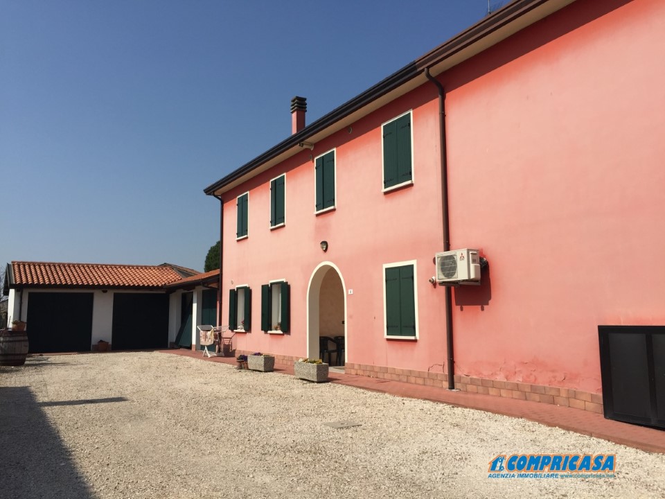 Appartamento MEGLIADINO SAN VITALE vendita  Megliadino San Vitale  Compricasa Agenzia Immobiliare