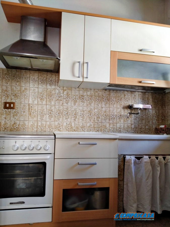 Appartamento BARDOLINO affitto  Calmasino  Compricasa Agenzia Immobiliare