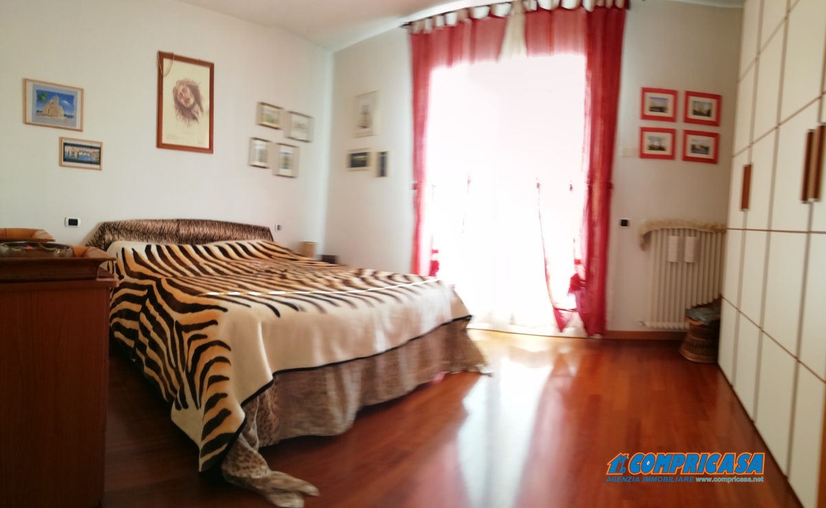 Villa Bifamiliare GARDA affitto  Garda  Compricasa Agenzia Immobiliare