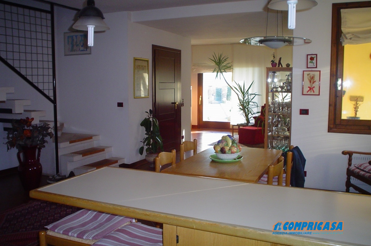 Villa CASALE DI SCODOSIA vendita  Casale di Scodosia  Compricasa Agenzia Immobiliare