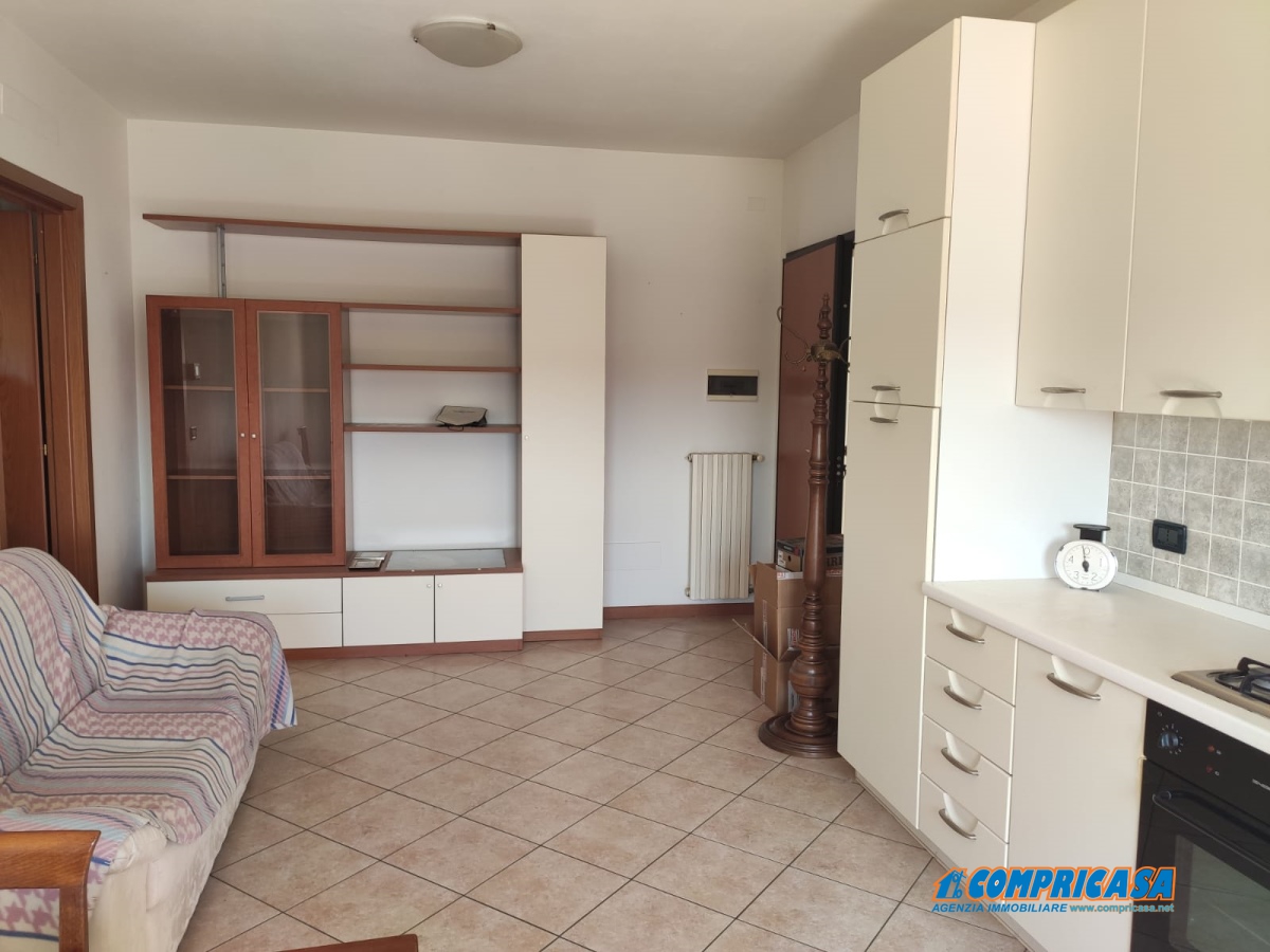 Appartamento CASALE DI SCODOSIA vendita  Casale di Scodosia  Compricasa Agenzia Immobiliare