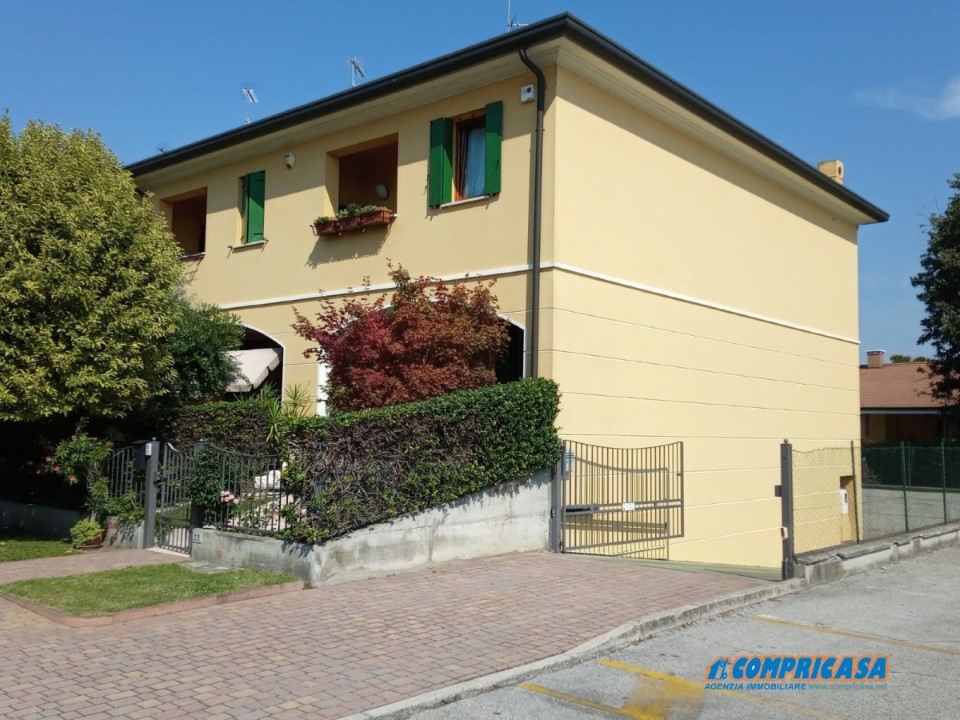 Villa Bifamiliare URBANA vendita  Urbana  Compricasa Agenzia Immobiliare