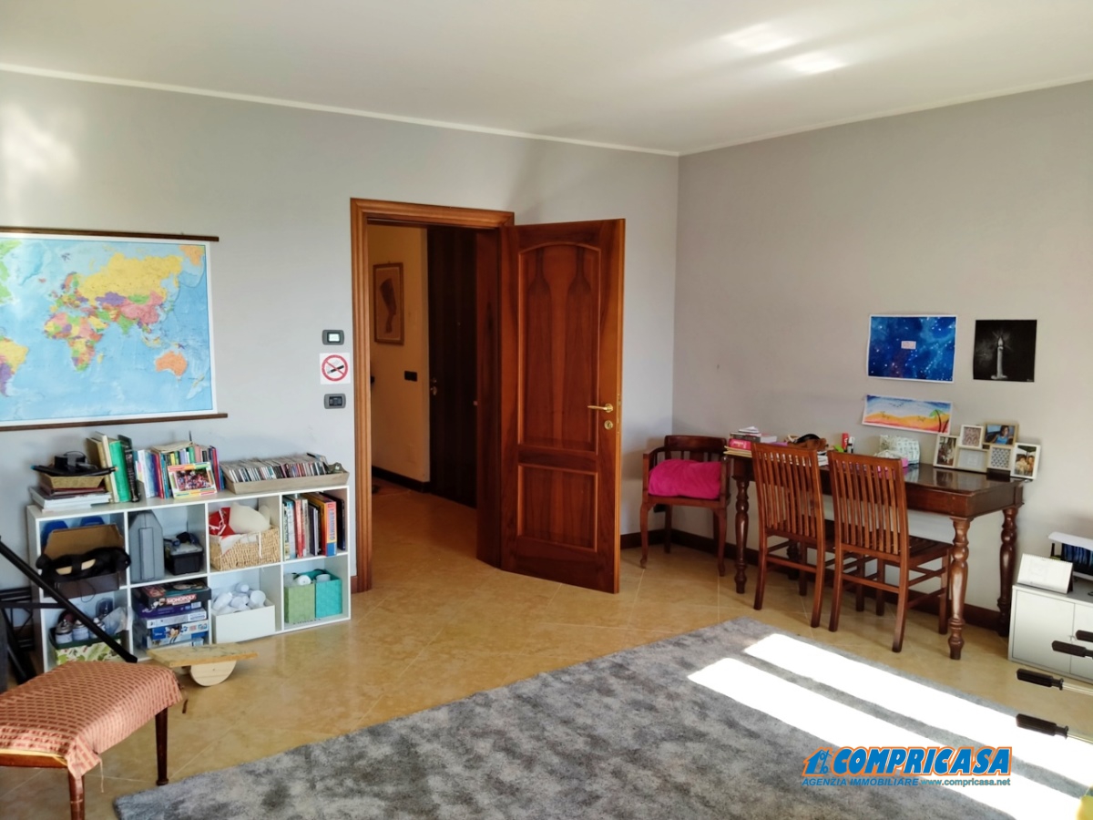 Rustico - Cascina CASTELNUOVO DEL GARDA vendita  Castelnuovo del Garda  Compricasa Agenzia Immobiliare