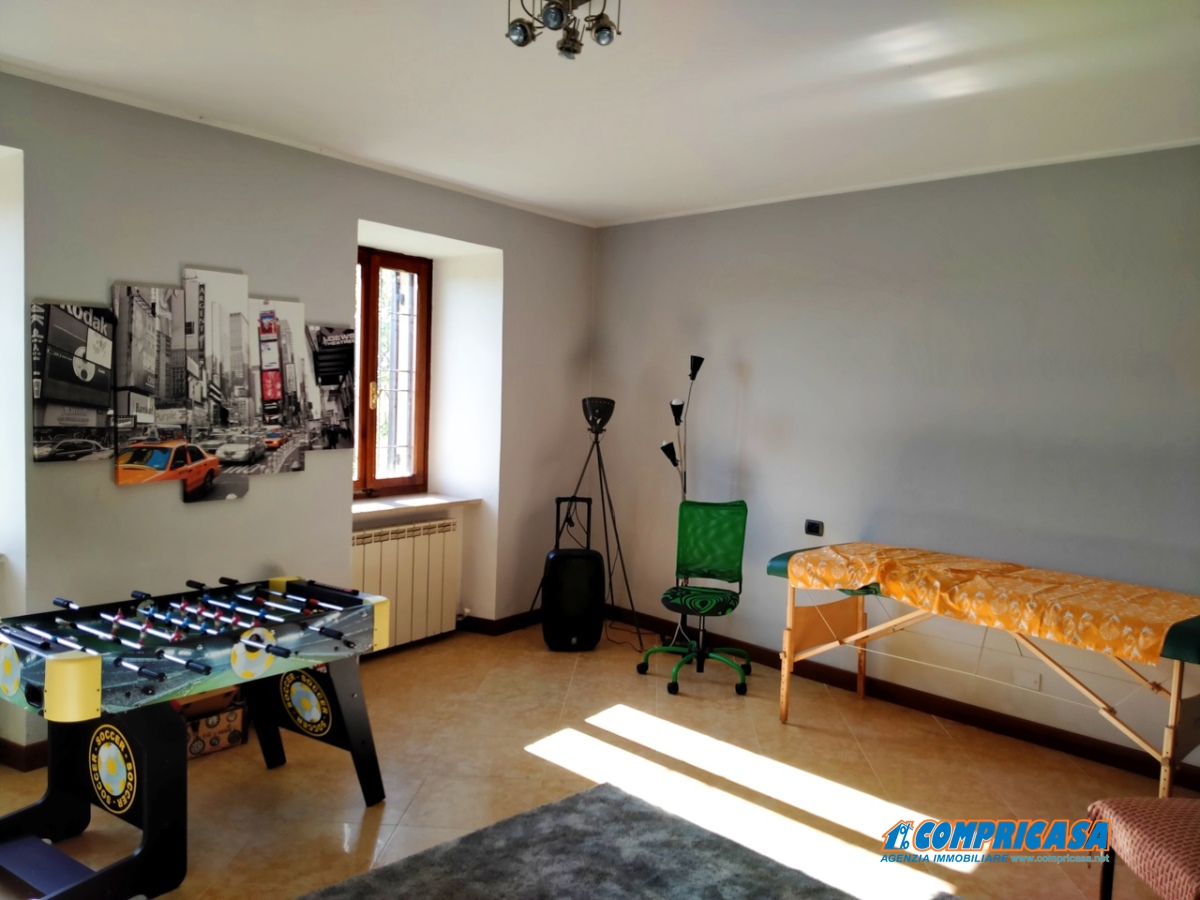 Rustico - Cascina CASTELNUOVO DEL GARDA vendita  Castelnuovo del Garda  Compricasa Agenzia Immobiliare