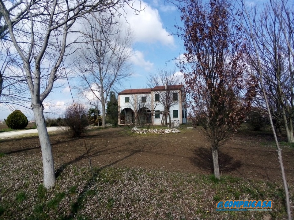 Villa MONTAGNANA vendita  Montagnana  Compricasa Agenzia Immobiliare
