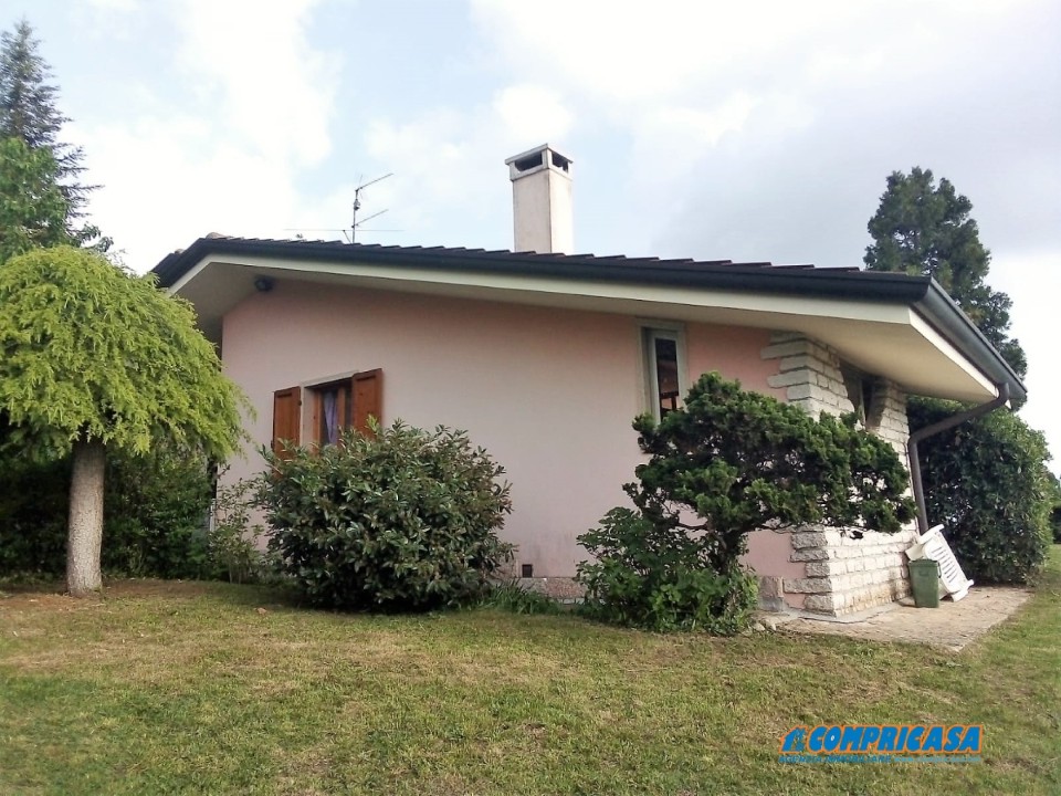 Villa SAN ZENO DI MONTAGNA vendita  San Zeno di Montagna  Compricasa Agenzia Immobiliare