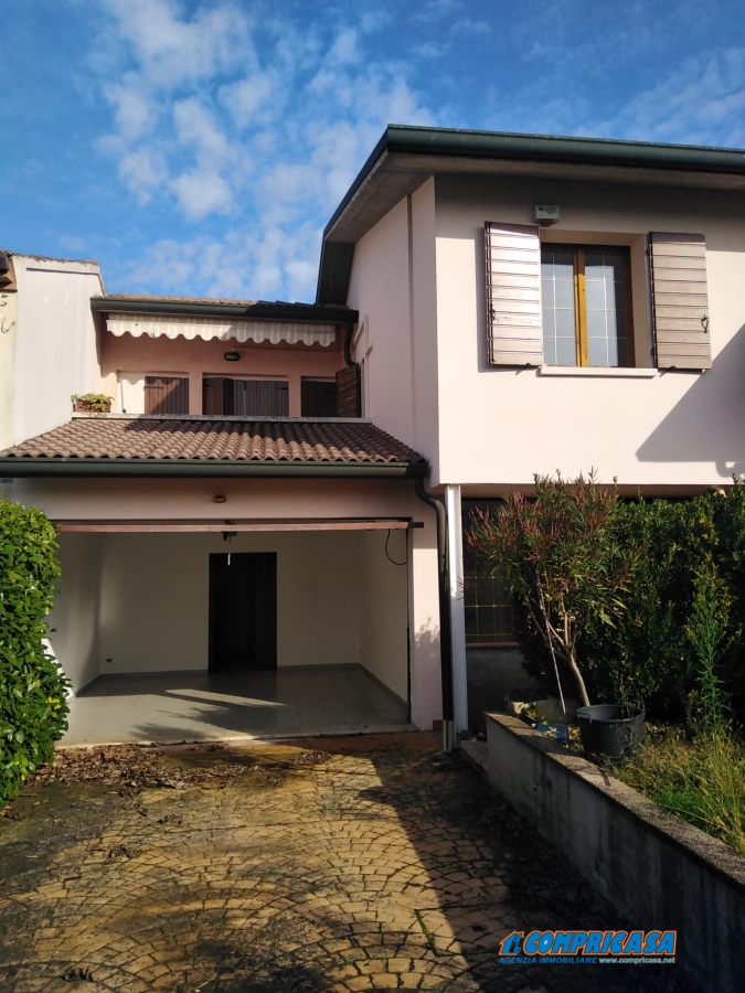 Villa LEGNAGO vendita  Legnago  Compricasa Agenzia Immobiliare