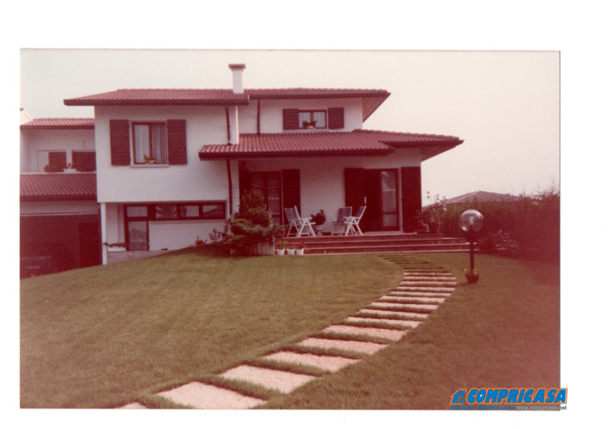 Villa LEGNAGO vendita  Legnago  Compricasa Agenzia Immobiliare