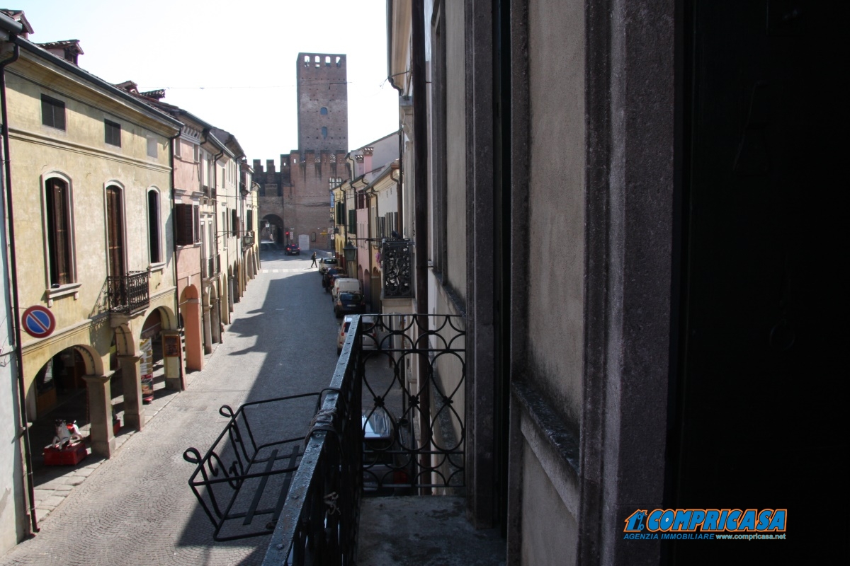 Stabile intero - Palazzo MONTAGNANA vendita  Montagnana  Compricasa Agenzia Immobiliare